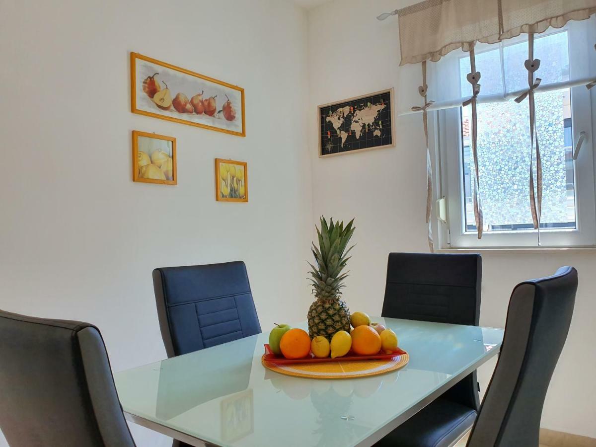 Apartment Tihana Trogir Exterior foto